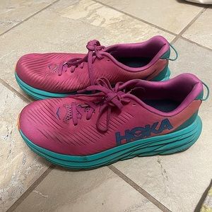 Lightly used HOKA Rincon 3